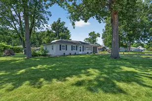 722 Fremont Rd, Valparaiso, IN 46385 - Photo 2