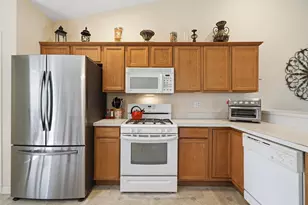 4577 W 73rd Ct, Merrillville, IN 46410 - Photo 8