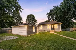 252 S 21st St, Chesterton, IN 46304 - Photo 2