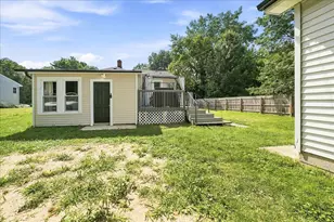 252 S 21st St, Chesterton, IN 46304 - Photo 16