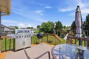 505 17th St SE, Demotte, IN 46310 - Photo 8