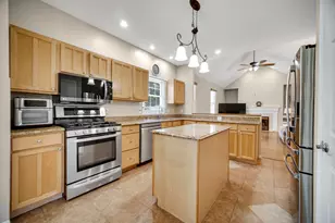 25 Lockerbie Dr, Valparaiso, IN 46385 - Photo 6