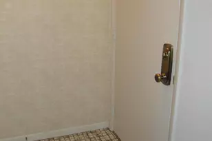 8805 Janeway Ct, Munster, IN 46321 - Photo 4