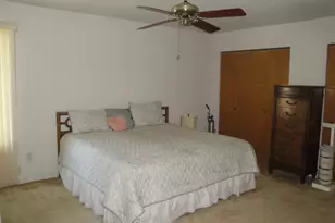 8805 Janeway Ct, Munster, IN 46321 - Photo 12