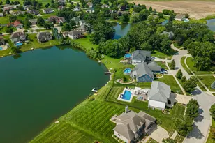 7217 Boardwalk Cir, Crown Point, IN 46307 - Photo 4