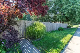 3545 Laverne Dr, Highland, IN 46322 - Photo 6