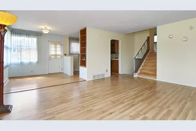 530 E 52nd Place, Merrillville, IN 46410 - Photo 6