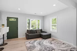 1735 S Fairbanks St, Griffith, IN 46319 - Photo 8