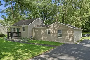 1735 S Fairbanks St, Griffith, IN 46319 - Photo 4