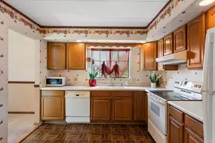 419 Fisher St, Munster, IN 46321 - Photo 12