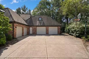 1242 Melbrook Dr, Munster, IN 46321 - Photo 4