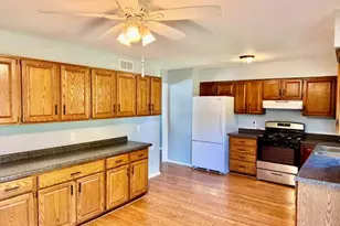 302 Green Acres Dr, Valparaiso, IN 46383 - Photo 6