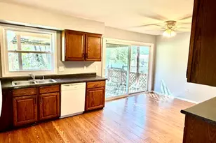 302 Green Acres Dr, Valparaiso, IN 46383 - Photo 8