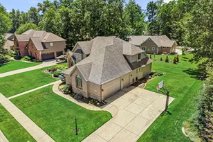 2505 Inverness Dr, Valparaiso, IN 46383 - Photo 2