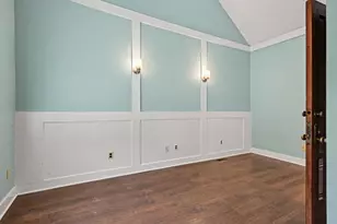 2054 Shawnee Ct, Valparaiso, IN 46385 - Photo 10