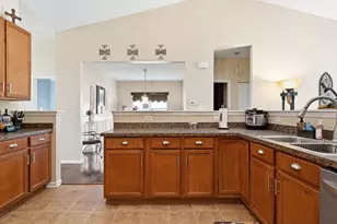12284 Perry St, Crown Point, IN 46307 - Photo 8