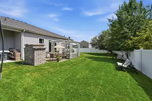 12284 Perry St, Crown Point, IN 46307 - Photo 4