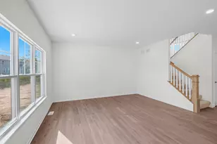 2560 Iowa St, Crown Point, IN 46307 - Photo 8