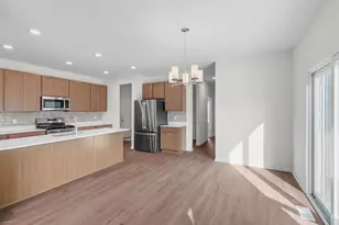 2560 Iowa St, Crown Point, IN 46307 - Photo 10