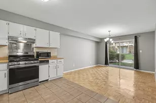 1804 Burgundy St, Schererville, IN 46375 - Photo 10