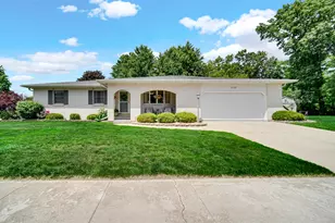 2100 E 9th Pl, Hobart, IN 46342 - Photo 2