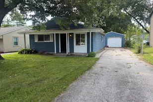 1025 W Porter Ave, Chesterton, IN 46304 - Photo 1