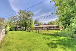 605 E 53rd Ave, Merrillville, IN 46410 - Photo 8