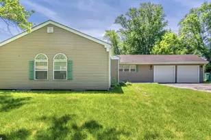 605 E 53rd Ave, Merrillville, IN 46410 - Photo 1