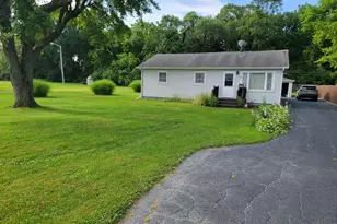 209 E 71st Ave, Merrillville, IN 46410 - Photo 2