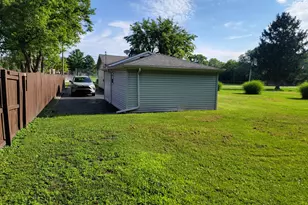 209 E 71st Ave, Merrillville, IN 46410 - Photo 32