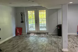 8141 Hickory Ave, Gary, IN 46403 - Photo 6