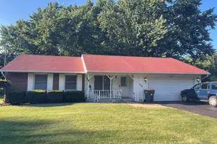 1703 Eisenhower Ave, Valparaiso, IN 46383 - Photo 1