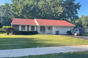 1703 Eisenhower Ave, Valparaiso, IN 46383 - Photo 2