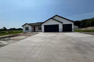 1019 5th Street SW, Demotte, IN 46310 - Photo 2