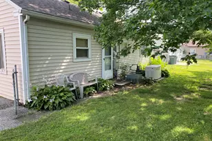 302 Northview Dr, Valparaiso, IN 46383 - Photo 2