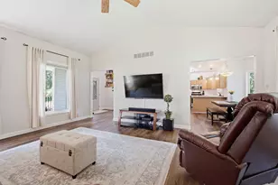 504 Oakwood Dr, Chesterton, IN 46304 - Photo 12