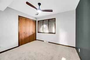 822 Luther Dr, Hobart, IN 46342 - Photo 16