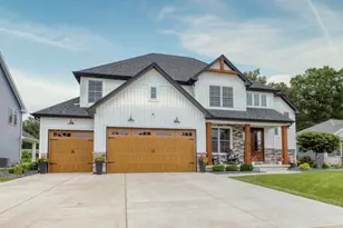 2062 Louis Dr, Crown Point, IN 46307 - Photo 2