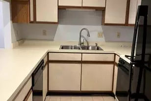 9839 Parkway Dr, Highland, IN 46322 - Photo 10