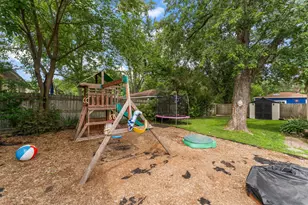 409 N Glenwood Dr, Griffith, IN 46319 - Photo 20