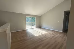 722 N Stacy Ln, Valparaiso, IN 46385 - Photo 4