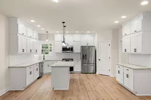 1601 Elderberry St SE, Demotte, IN 46310 - Photo 10