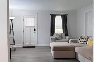 213 S Connecticut St, Hobart, IN 46342 - Photo 6