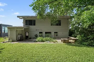 419 E Lake Front Dr, Beverly Shores, IN 46301 - Photo 18