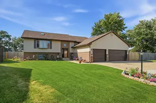 6512 Ravenwood Ave, Portage, IN 46368 - Photo 2