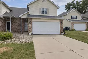297 Fox Trail Ct, Hobart, IN 46342 - Photo 1