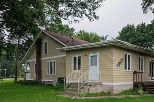 724 Garfield St, Hobart, IN 46342 - Photo 2