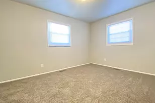 5512 Washington St, Merrillville, IN 46410 - Photo 8