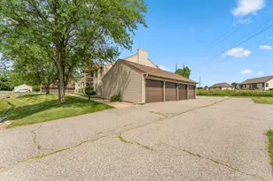 3605 Timberbridge Dr, Valparaiso, IN 46383 - Photo 20