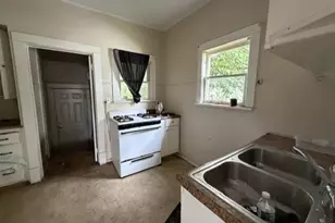 414 E Fairview Ave, South Bend, IN 46614 - Photo 10